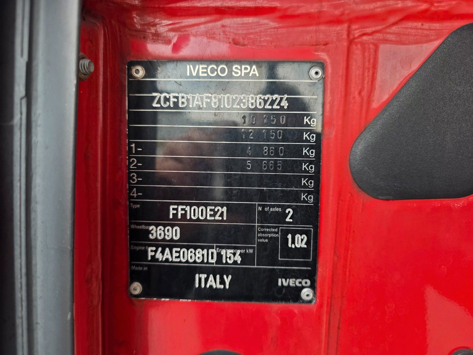 Fahrzeugabbildung Iveco EuroFire Tector FF100EW21 4x4 LF8 Löschfahrzeug