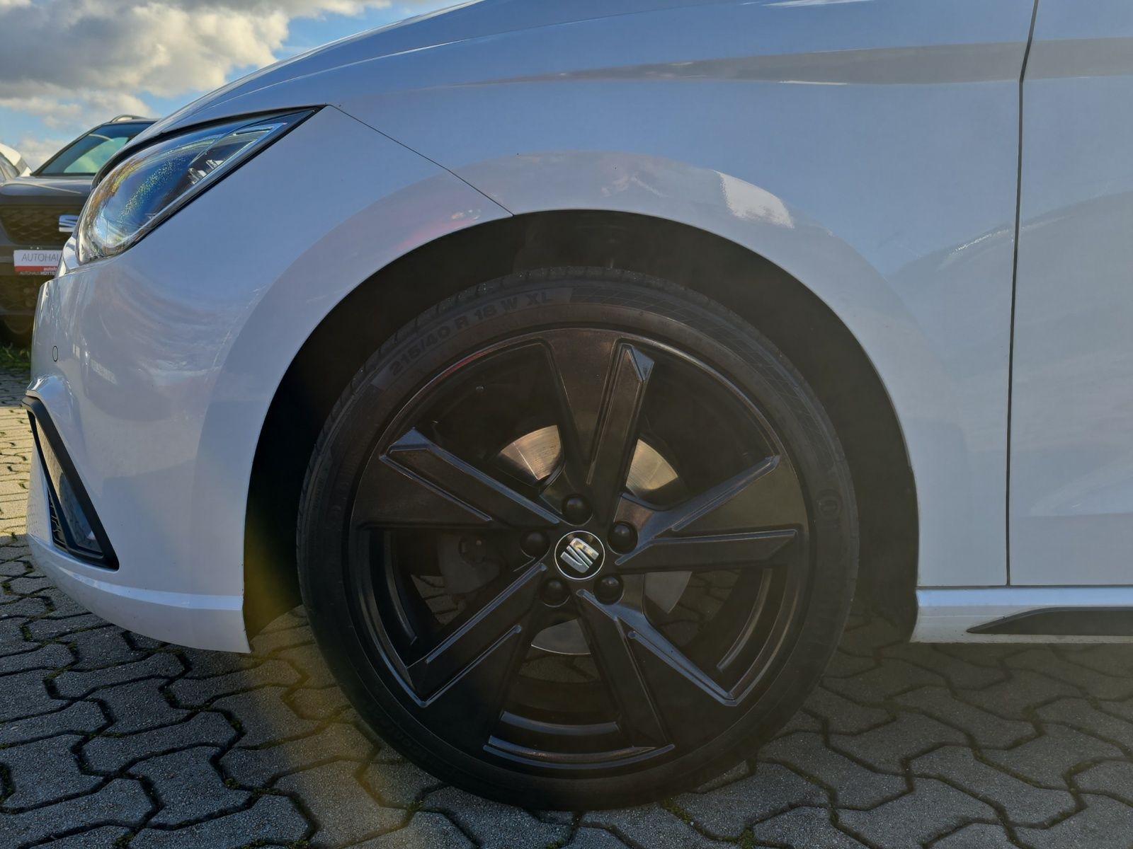 Fahrzeugabbildung SEAT Ibiza FR Black Edition 1.0 TSI KAMERA NAVI LED