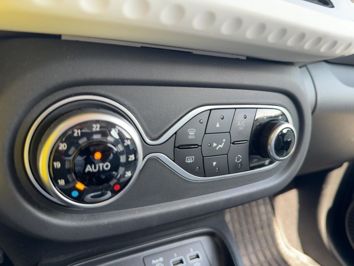 Fahrzeugabbildung Renault Twingo E-TECH ZEN Klima