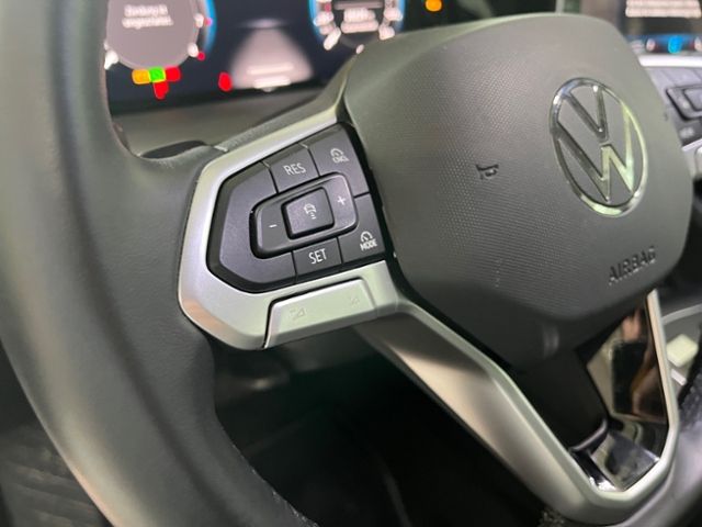 Fahrzeugabbildung Volkswagen Golf 1.5 eTSI DSG Life KESSY GJR LED APP-CONNECT