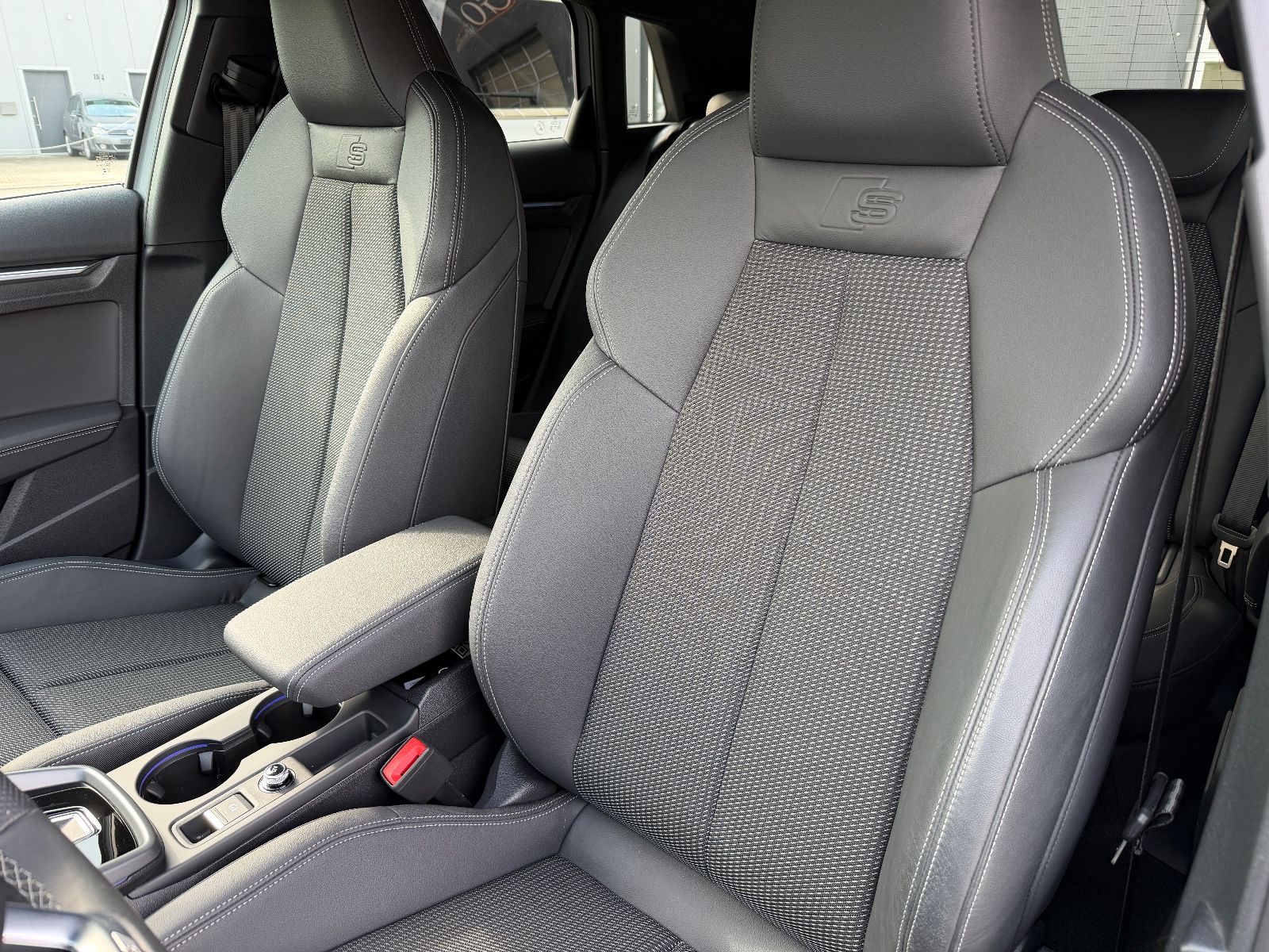 Audi A3 Sportback 40 TFSI e S-LINE Leder SONOS HeadUp imagem 3