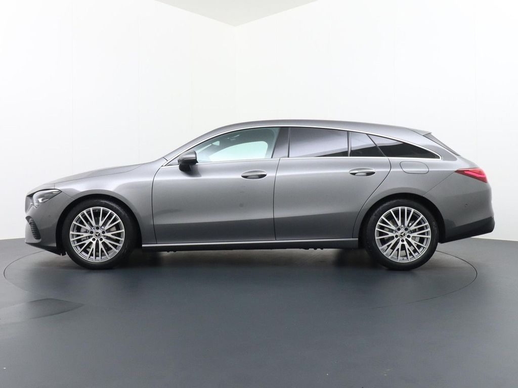 Mercedes-Benz CLA 180 Shooting Brake Star Edition Luxury Line