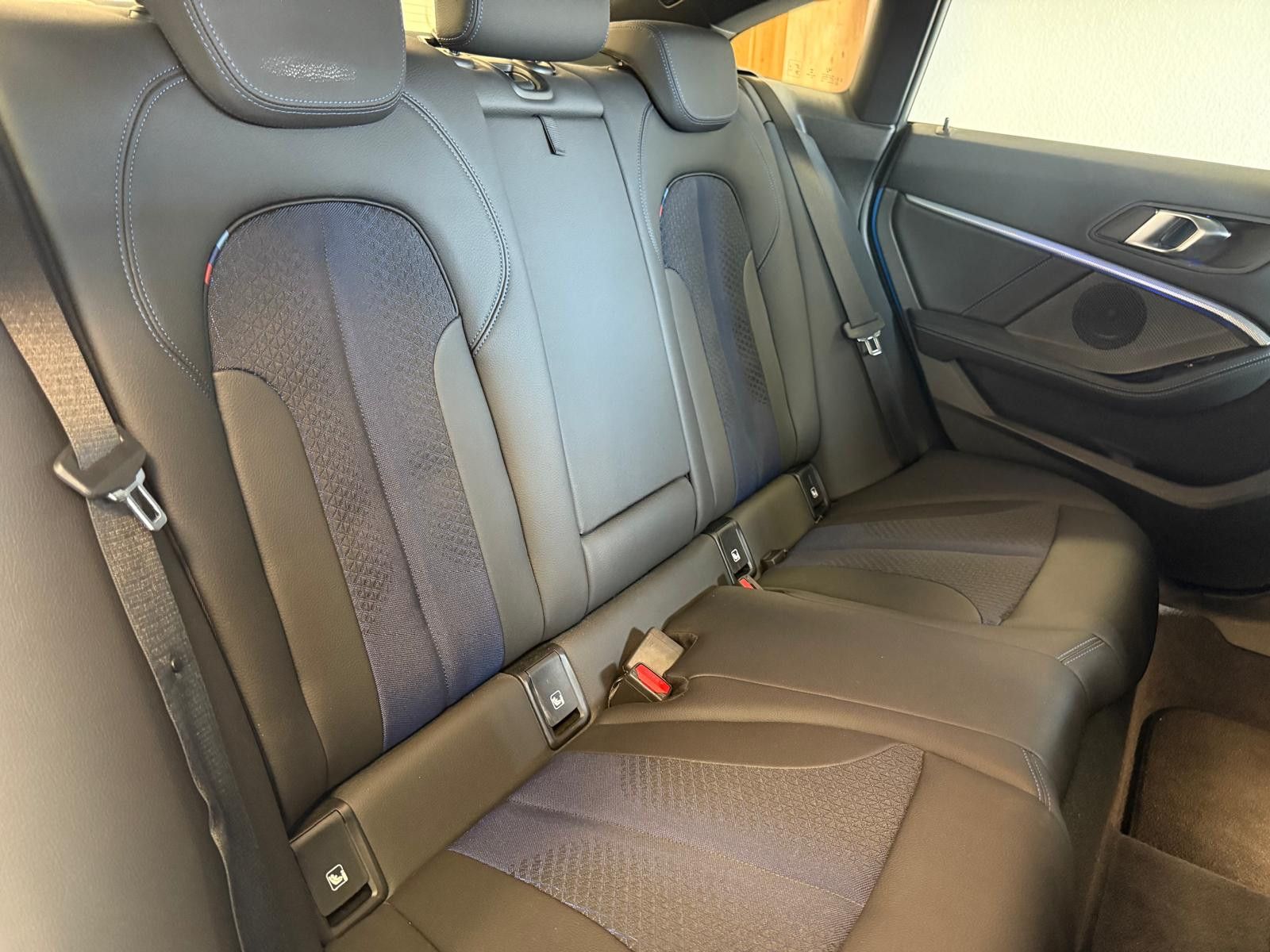Fahrzeugabbildung BMW 220i Gran Coupe xDrive M Sport/1. Hand / KAMERA