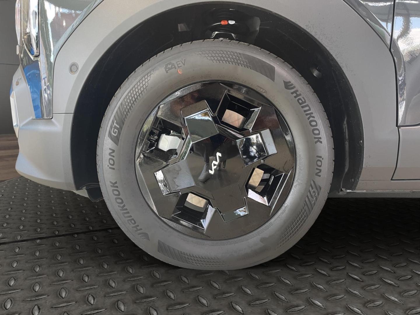 Kia EV2 61 kW Earth LED DAB SHZ LenkradHZG PDCv+h
