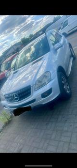 Mercedes-Benz Ml 320 164 - Mercedes-Benz ML 320 in Leverkusen