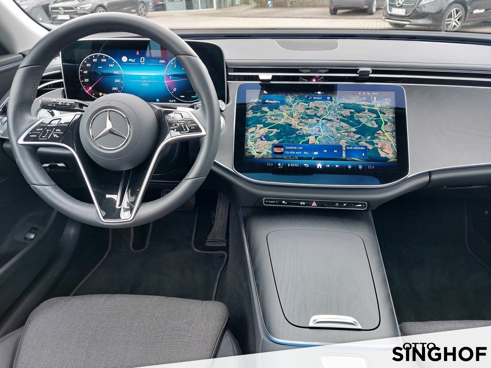 Fahrzeugabbildung Mercedes-Benz E 220 d T Avantgarde +Pano+Digital+Distronic+360