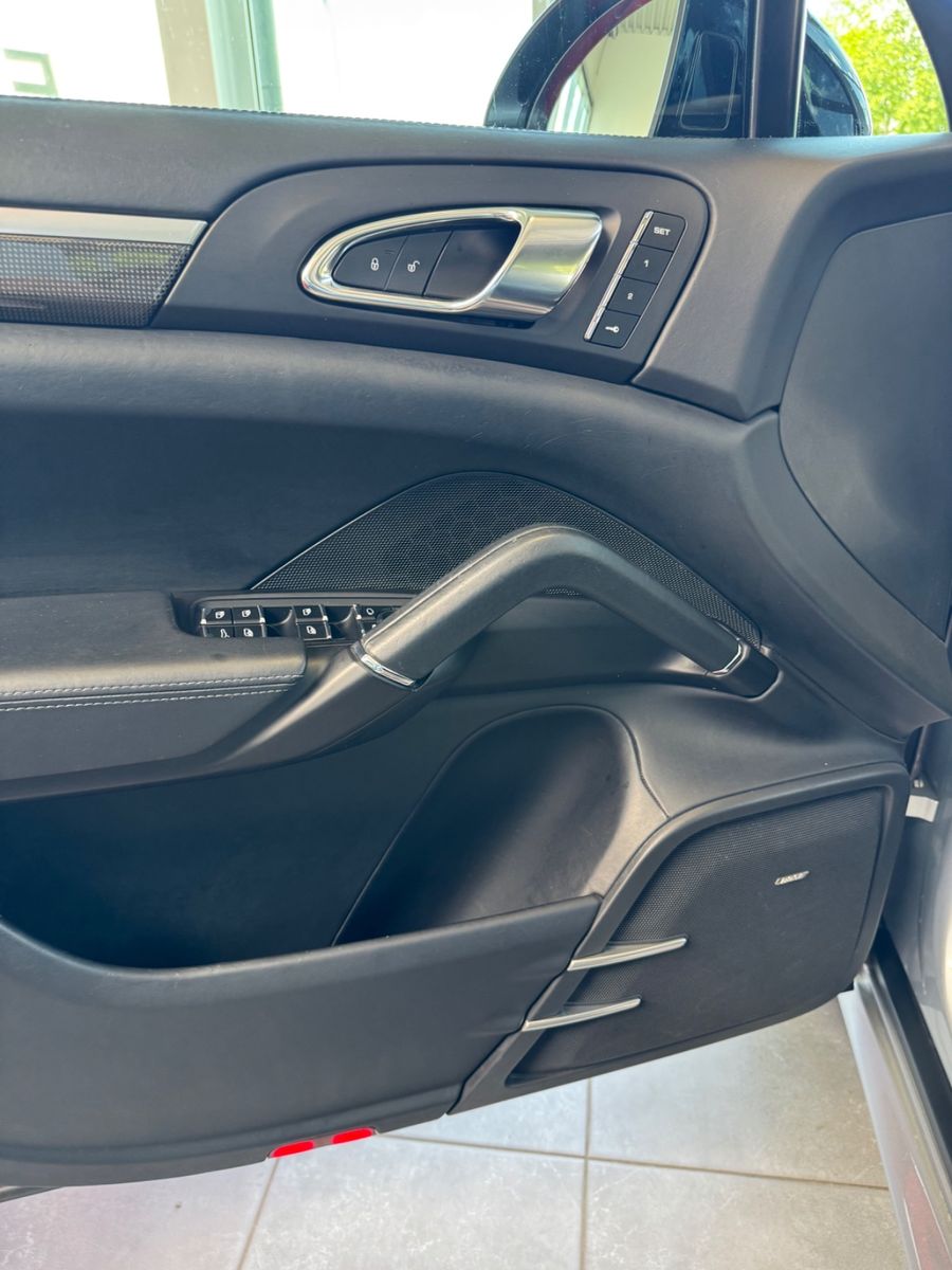 Fahrzeugabbildung Porsche Cayenne S Porsche Scheckheft