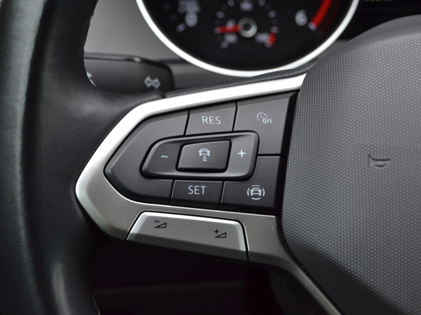 Passat Variant 2.0 TDI AHK/LED/NAVI+VZE/BUSINESS