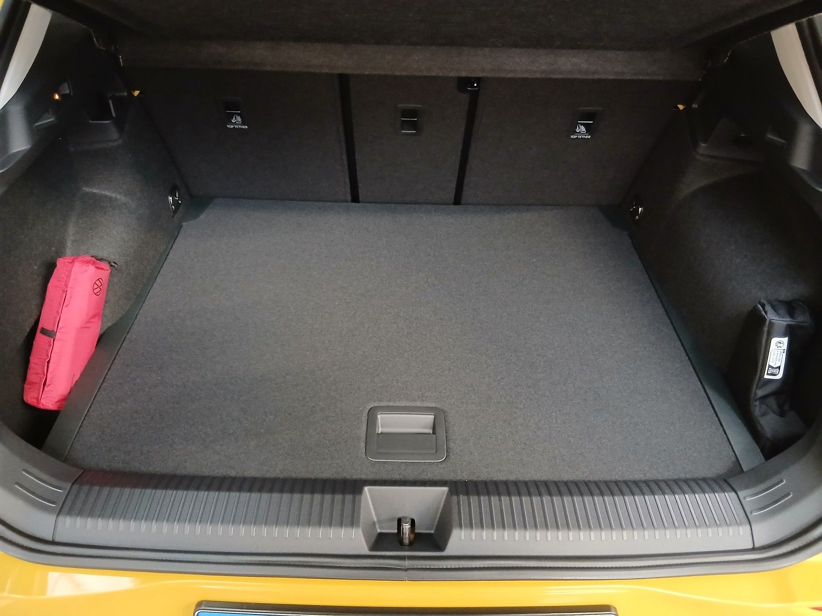 Fahrzeugabbildung Volkswagen T-Roc Style 1.5 eTSI DSG +AHK+Keyless +Easy-Open