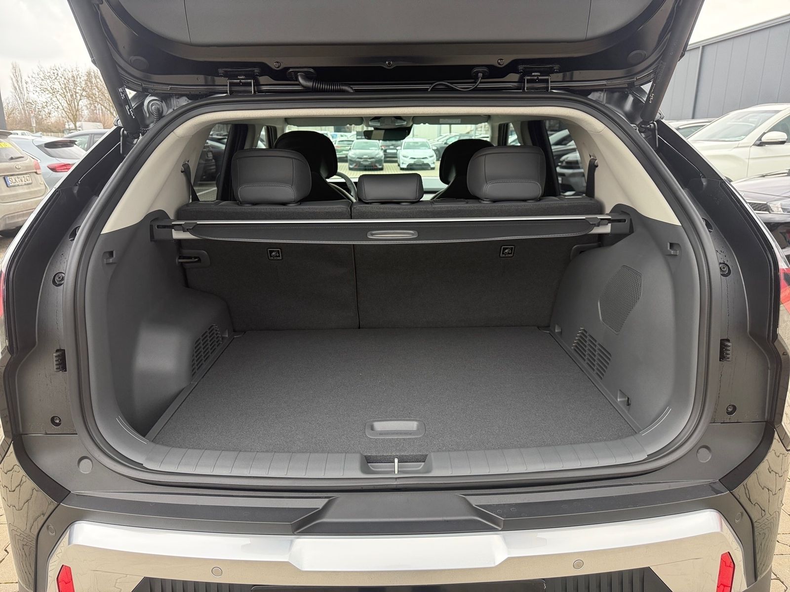 Fahrzeugabbildung Kia EV3 81,4 KWH EARTH WIC UPG DWP 19Z SD