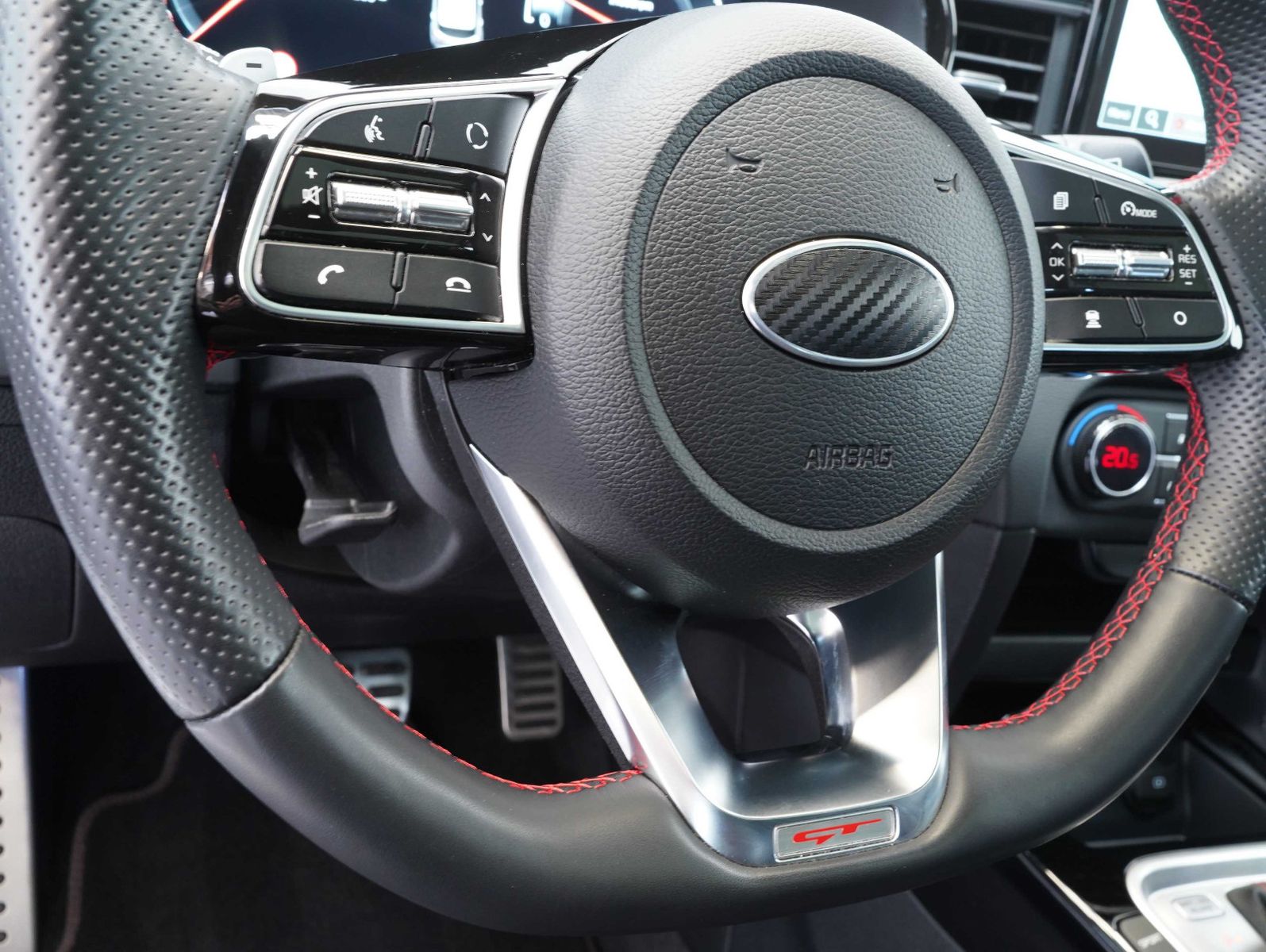 Fahrzeugabbildung Kia cee'd / Ceed 1.6T-GDI GT LED/NAVI/ACC/AHK/PANO
