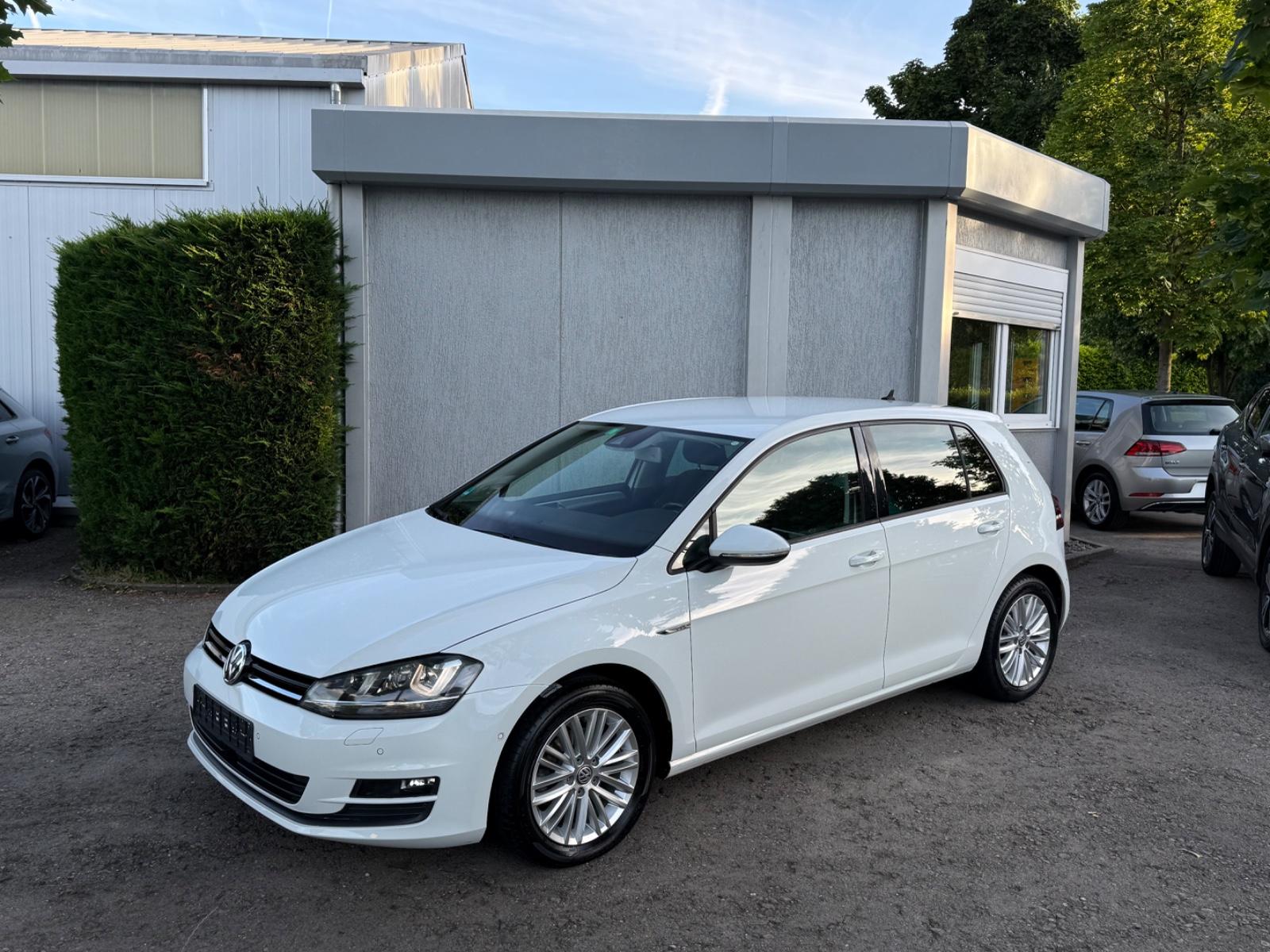 Volkswagen Golf VII Lim. Cup!1 Hand!Navi!ACC!Kamera!PDC!