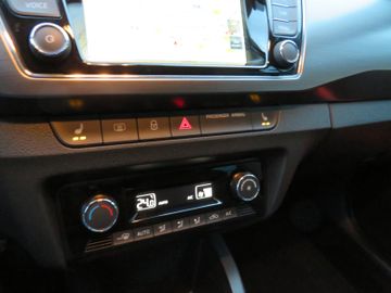 Fahrzeugabbildung SKODA Fabia Combi Style NAVI DAB PDC TELVOR 1.H