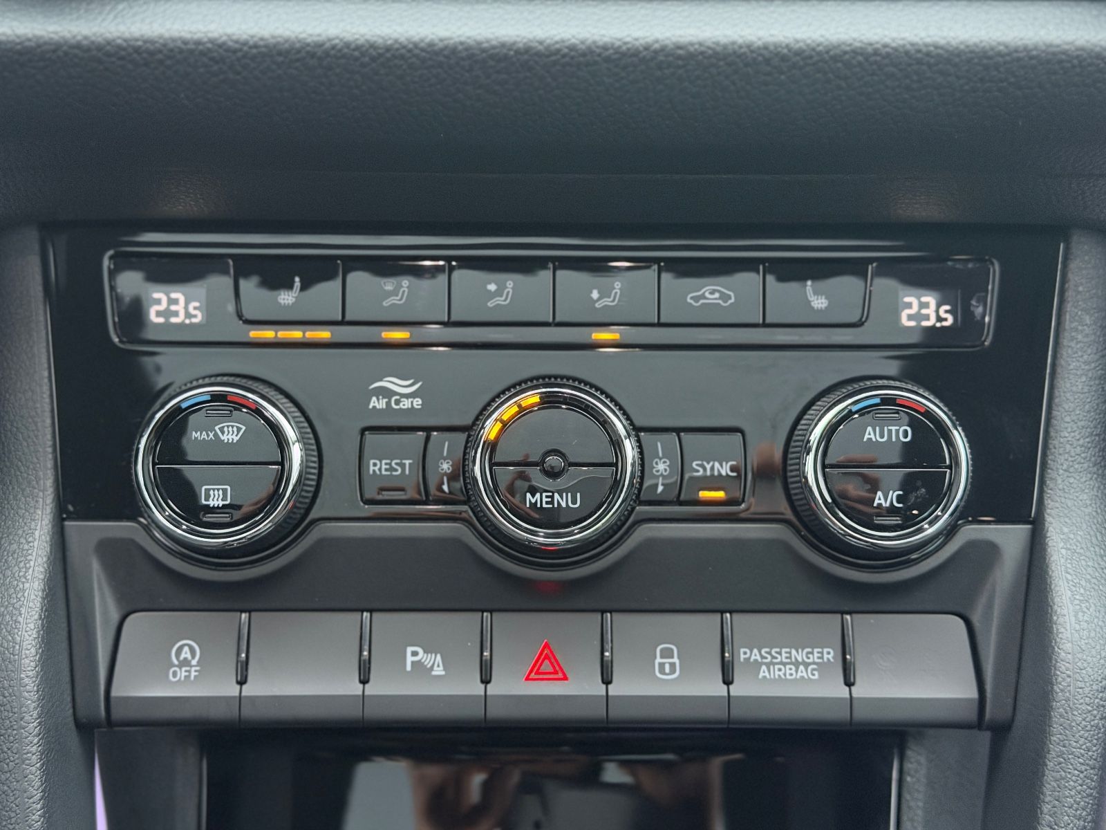 Skoda Kodiaq DSG Ambition LED Pano Ambilight foto 23