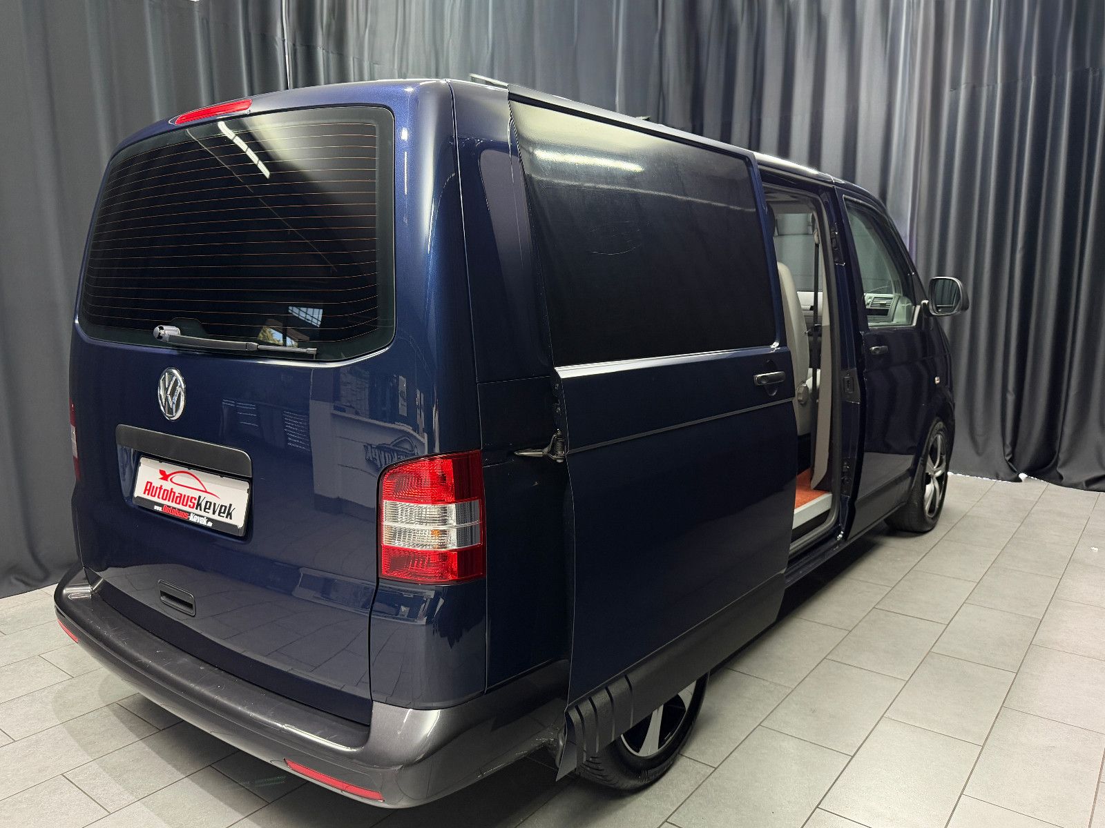Fahrzeugabbildung Volkswagen T5 Transporter Kasten |KLIMA|1.HAND|RECARO|UMBAU