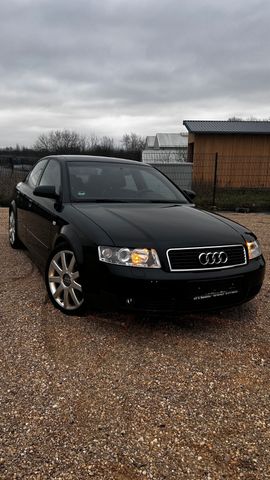 Audi A4 Lim. 2.4 S Line