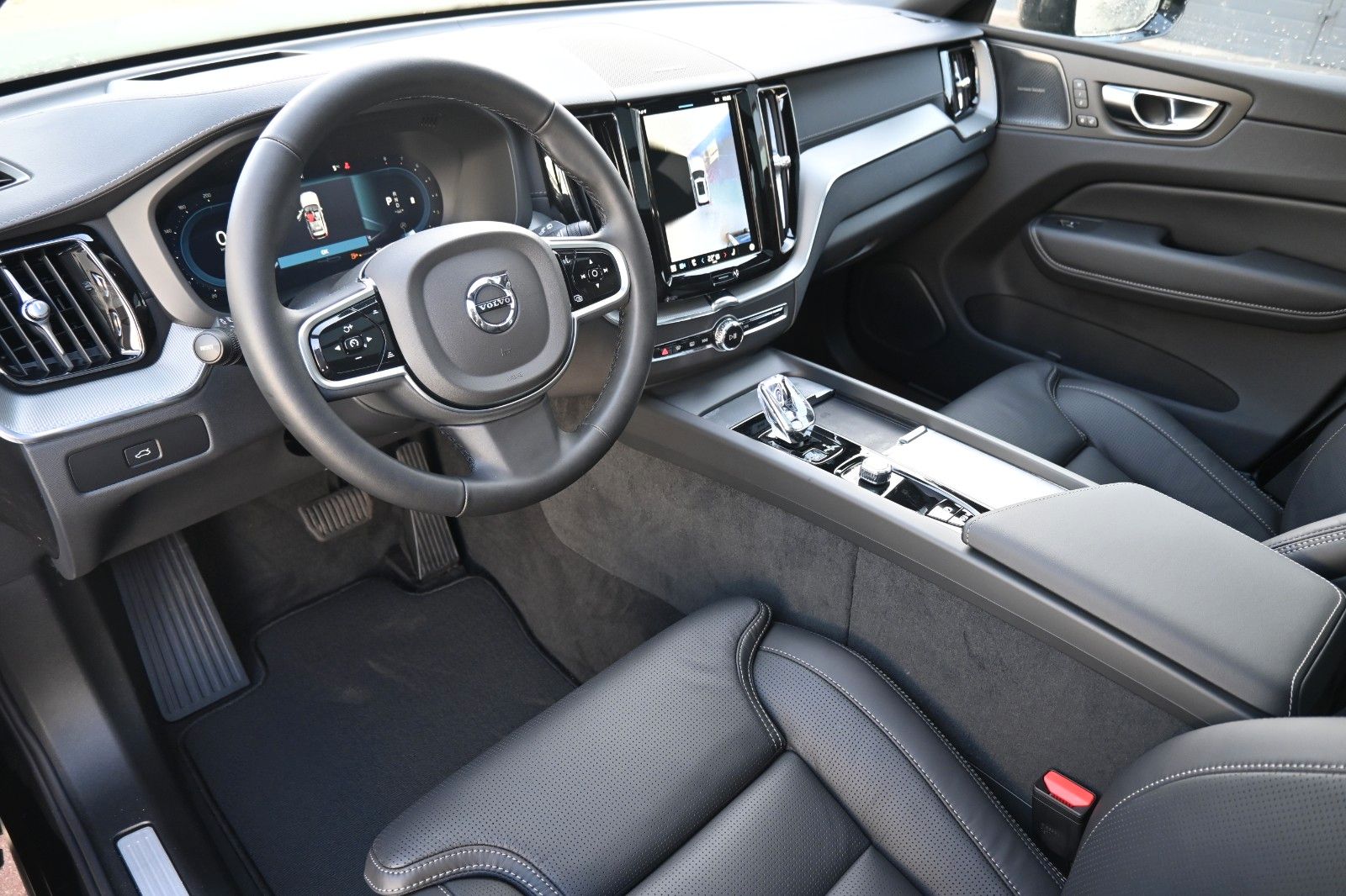 Fahrzeugabbildung Volvo XC60 B5 B AWD Ultra Black Edition*LUFT*360°*ACC