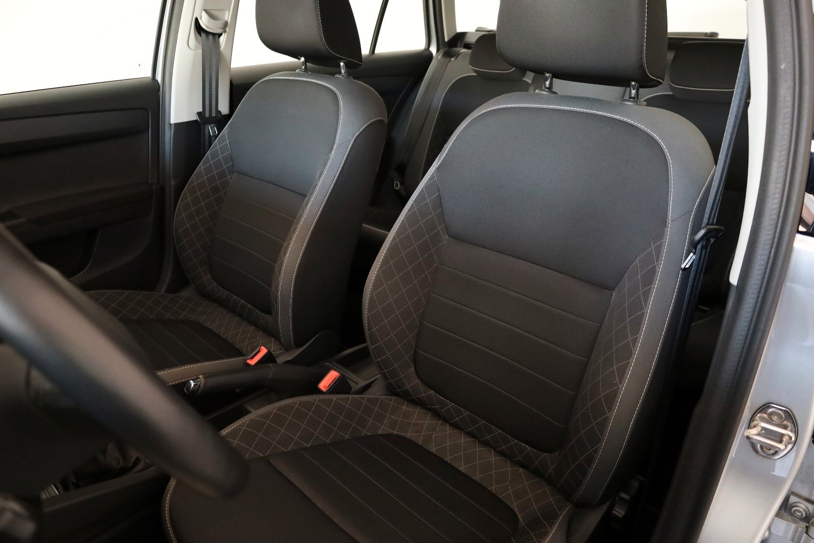 Fahrzeugabbildung SKODA Fabia Combi Ambition SH,PDC,Kamera,Apple CarPlay