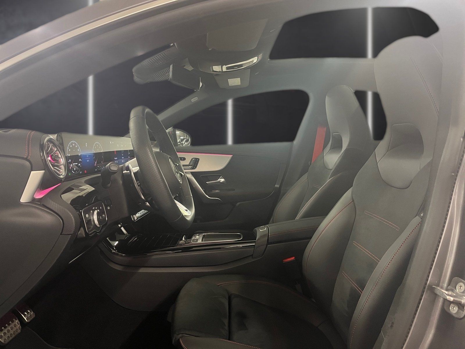 Fahrzeugabbildung Mercedes-Benz CLA 35 AMG 4M +*Pano*HUD*MuBeam*Distro*AHK*360°*