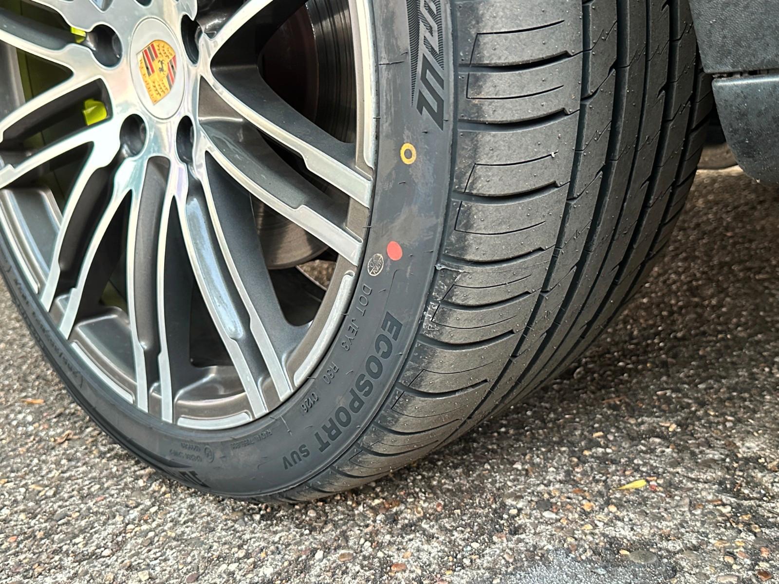PORSCHE CAYENNE S E-HYBRID PLATINUM EDITION *PANO*LM-21" | 416 ch | 4X4 | BVA | 1-HD, TOP-AUSSTATTUNG!