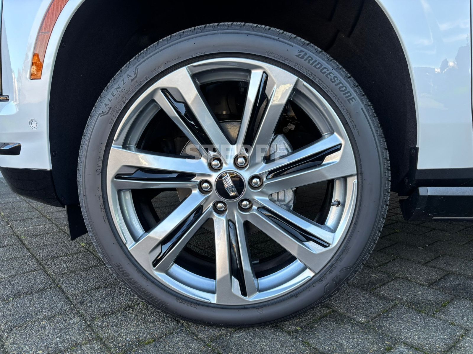 Cadillac Escalade FACELIFT MY26 6.2 V8 Sport Platinum 24"