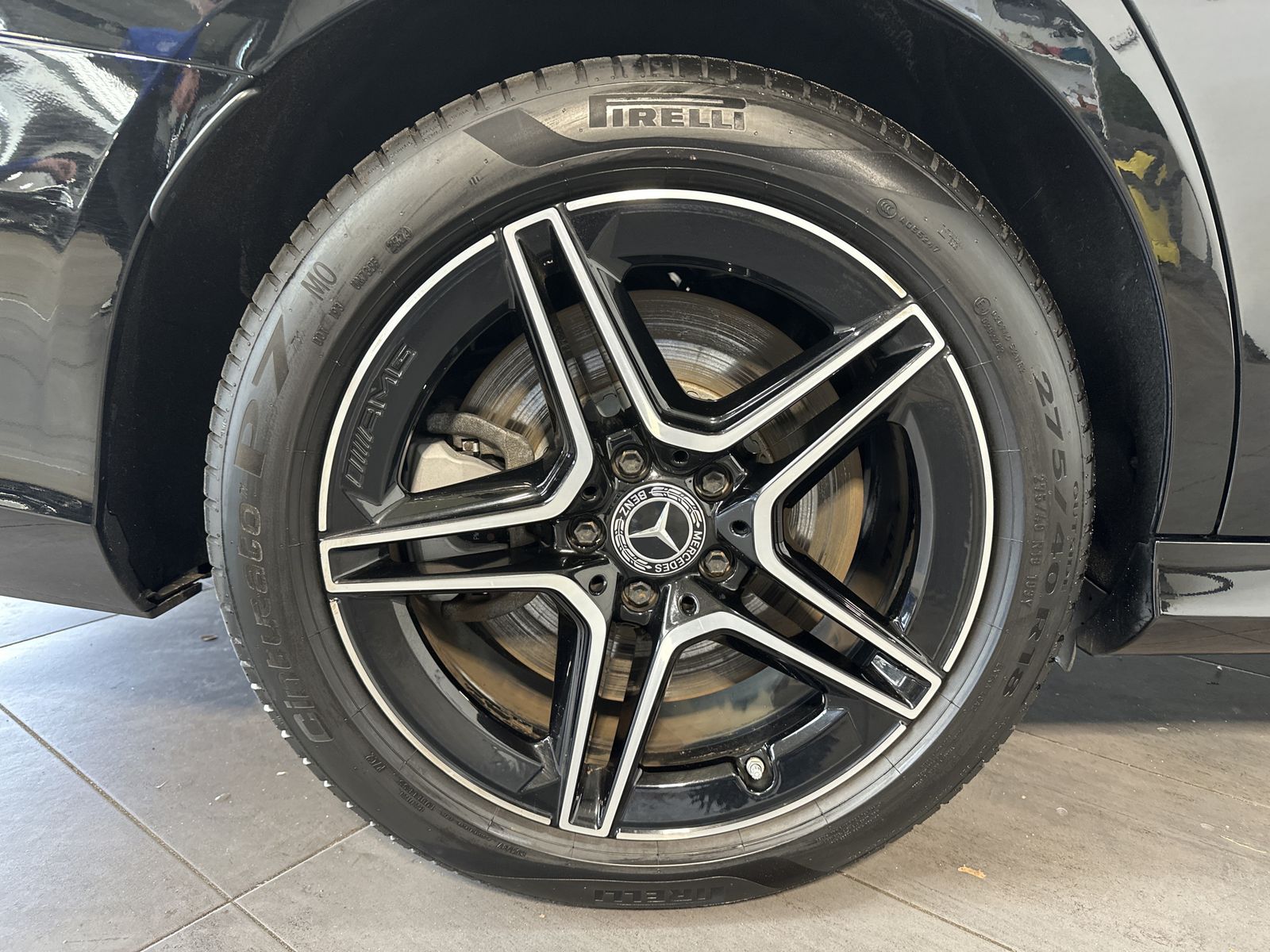 Fahrzeugabbildung Mercedes-Benz E 300de T 4Matic AMG NAV+LED+AHK+WIDESCREEN+PANO