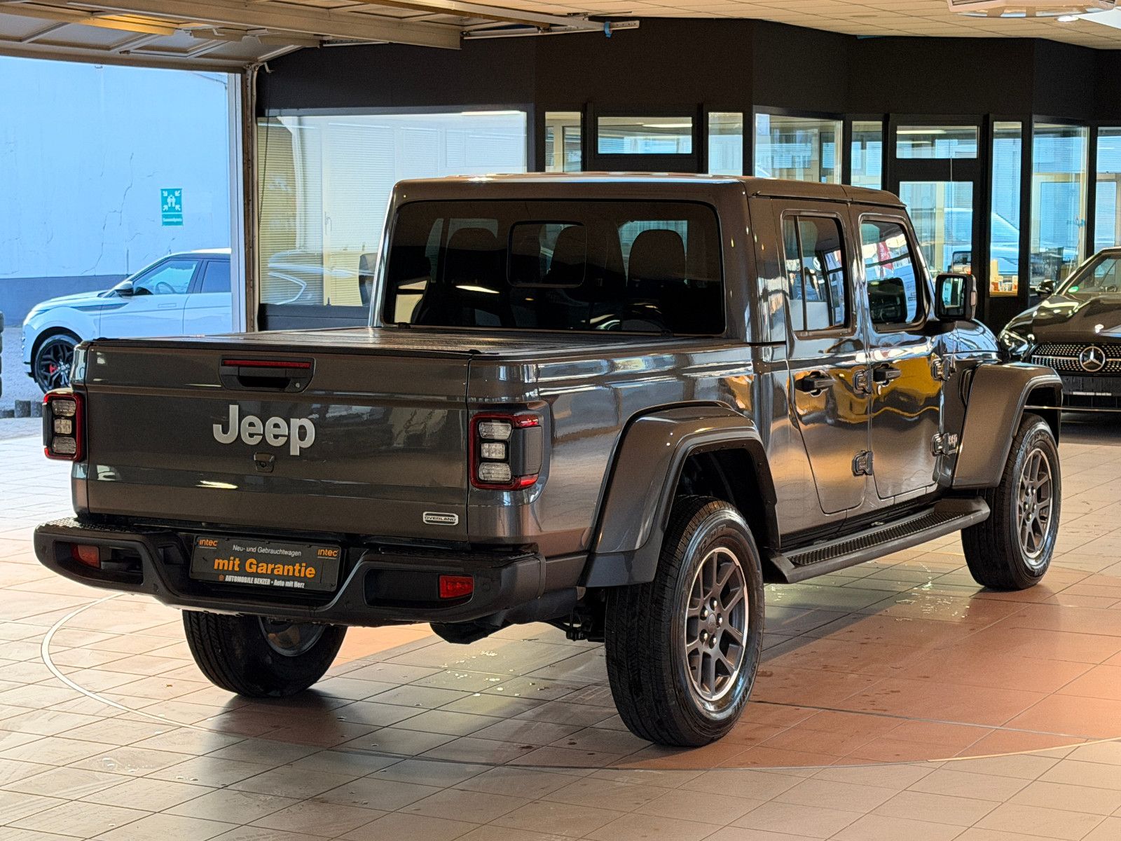 Fahrzeugabbildung Jeep Gladiator Overland 4WD/VOLL/NEUWAGENZUSTAND/