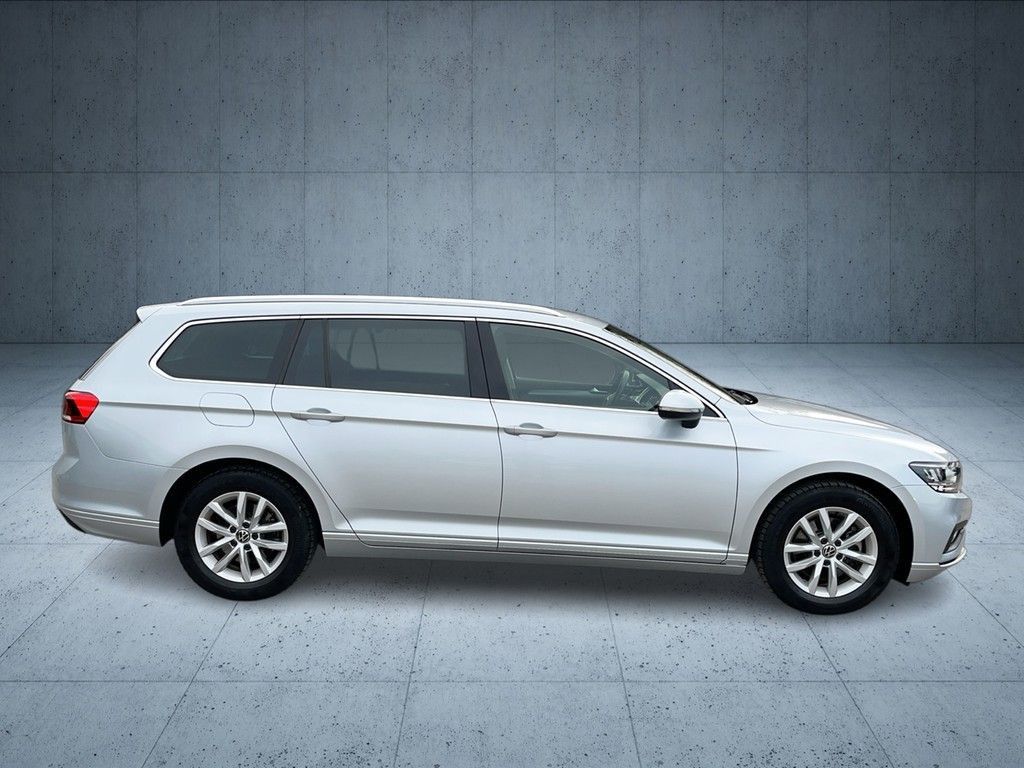 Volkswagen Passat Variant - Bild 8