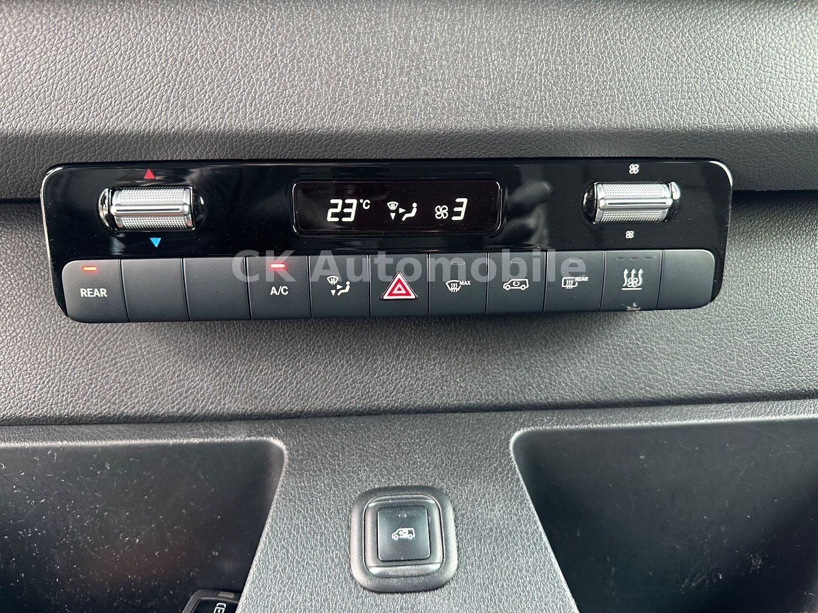 Fahrzeugabbildung Mercedes-Benz Sprinter III Tourer 316 CDI Autom/9 Sitze/Kamera