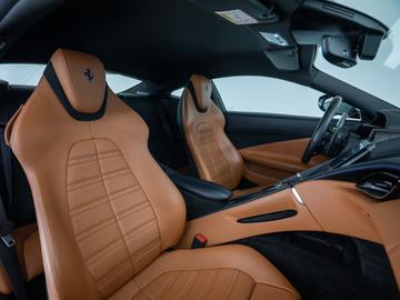 صورة مصغرة 31 لـ 2022 Ferrari ROMA