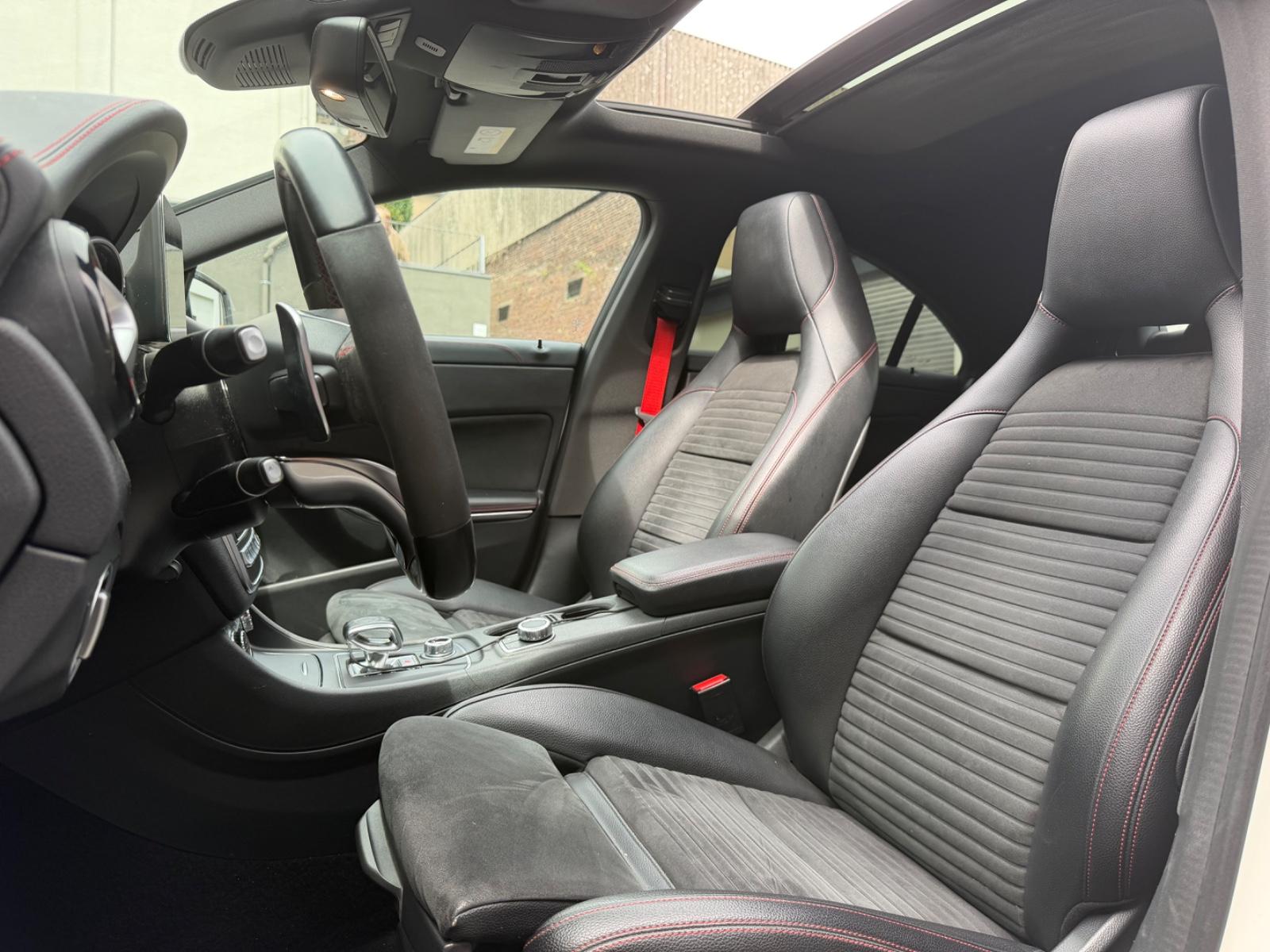 MERCEDES-BENZ CLA 45 AMG 381ch 4MATIC PERFORMANCE PANO MEMORY CARBON ÉCHAPP PERFORMANCE