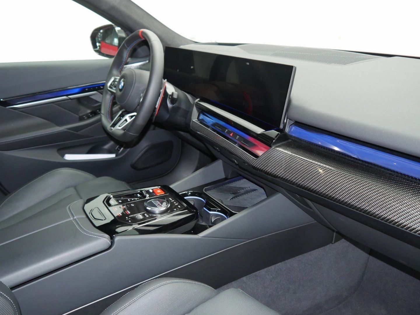 Fahrzeugeinzelansicht 9 Fahrzeugabbildung BMW M5 Limousine M Drivers P., M Carbon Keramik-Brem