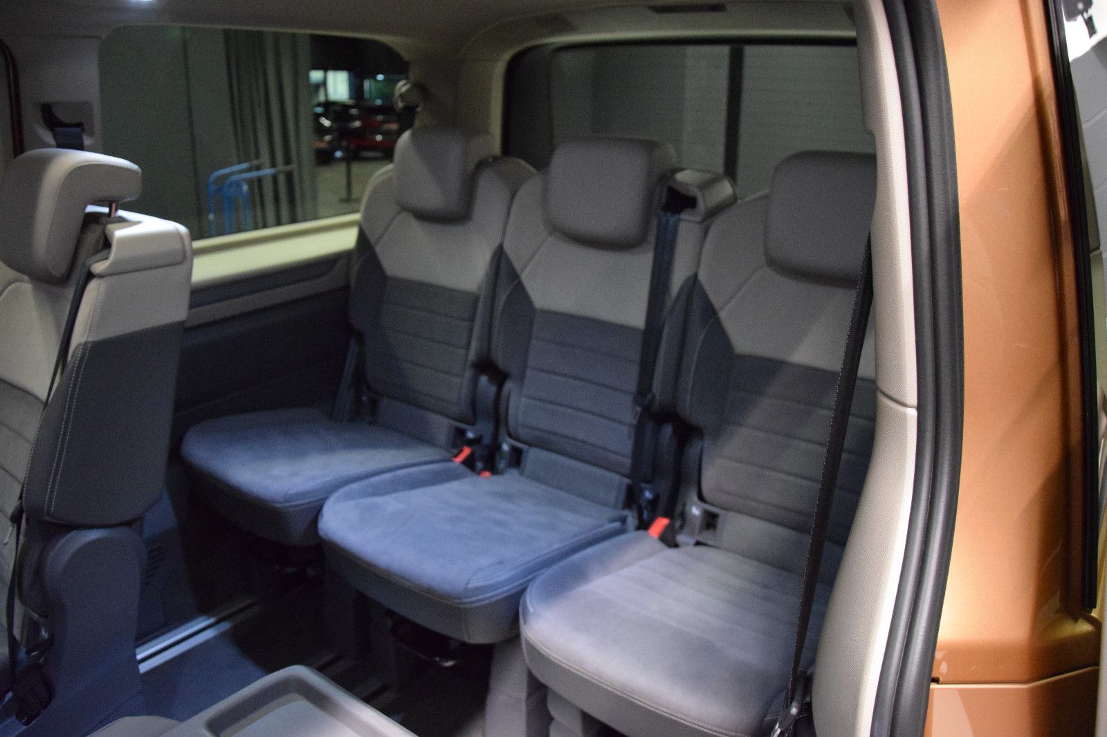 Fahrzeugabbildung Volkswagen T7 Multivan Style Lang Pano HuD h&k Memory AHK