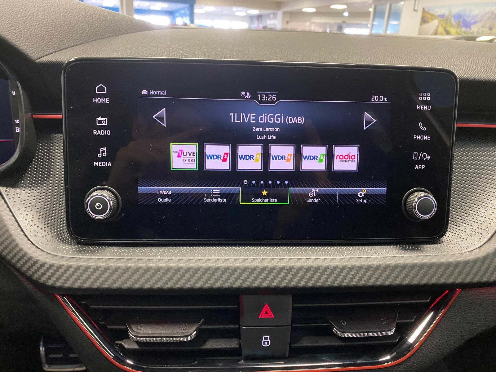 Fahrzeugabbildung SKODA Kamiq 1.5 TSI ACT DSG Monte Carlo+AHK+MATRIX++++