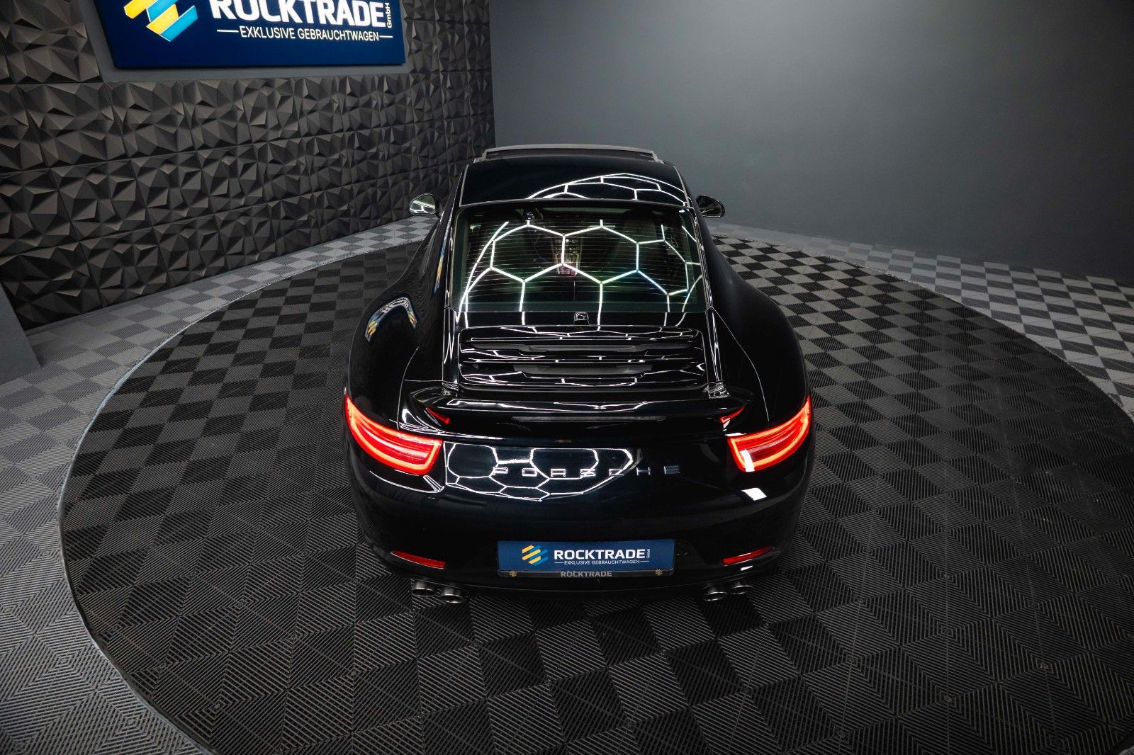 Fahrzeugabbildung Porsche 991 911 Carrera S GTS Black Design Chrono *Pano*