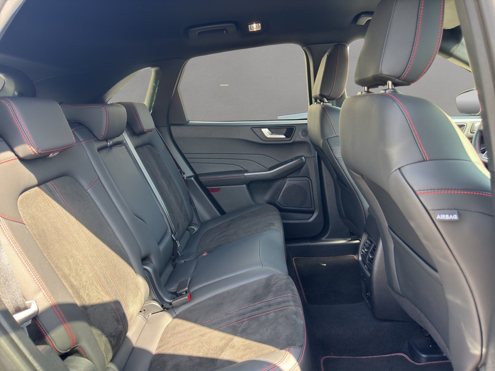Fahrzeugabbildung Ford Kuga 2.5 FHEV ST-Line X Aut./AHK/ACC/KAMERA/NAVI