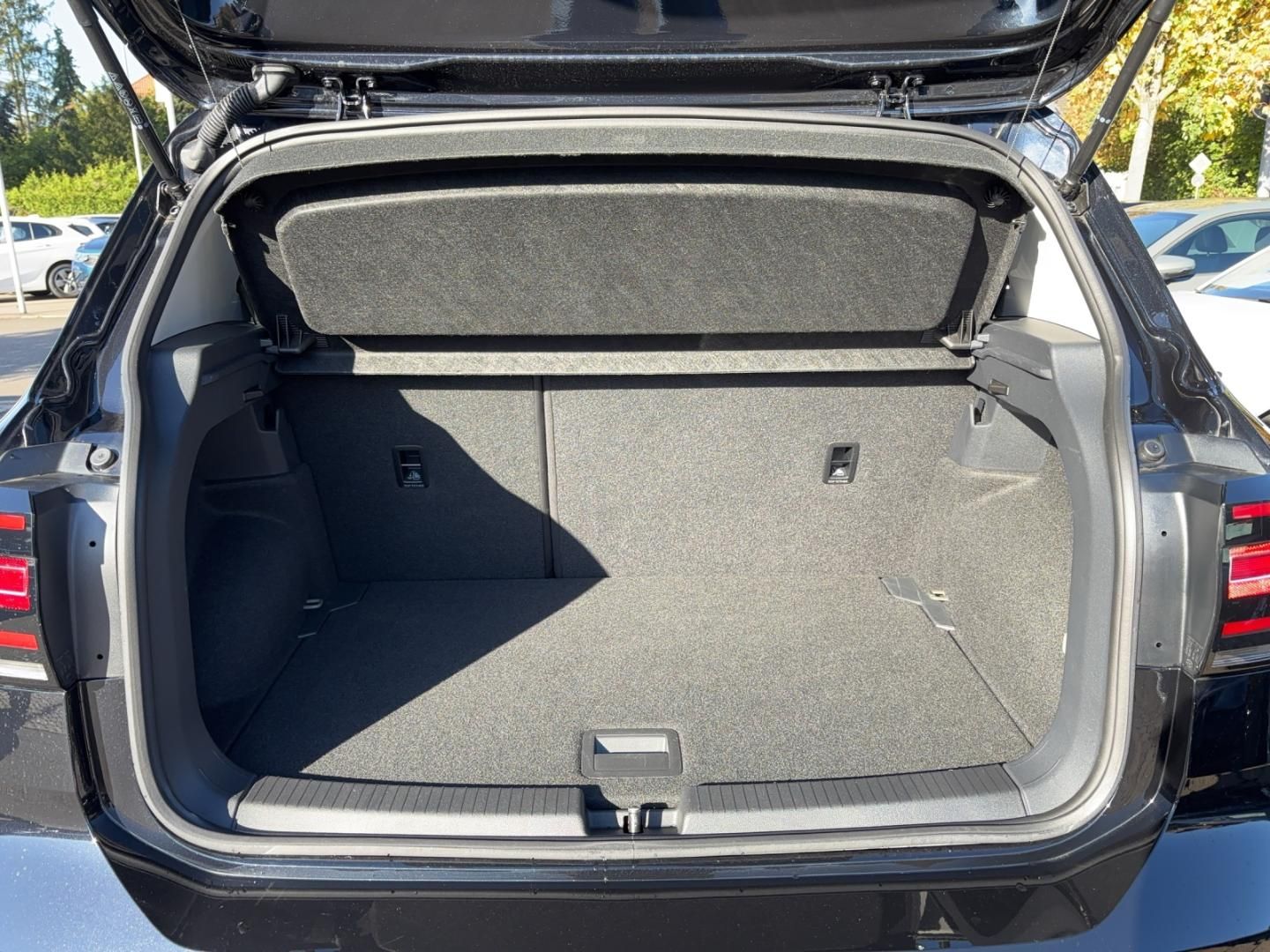 Fahrzeugabbildung Volkswagen T-Cross MOVE MOVE 1.0 TSI,ACC,Navi,SH,Climatroni