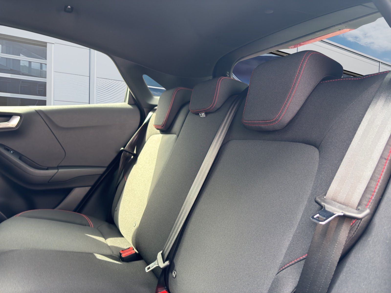 Fahrzeugabbildung Ford Puma 1.0 Ecoboost ST-Line