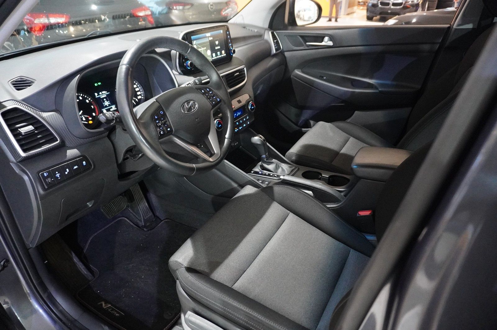 Fahrzeugabbildung Hyundai Tucson 1.6 T-GDI TREND AUTO. NAVI/LED/KAMERA/SHZ