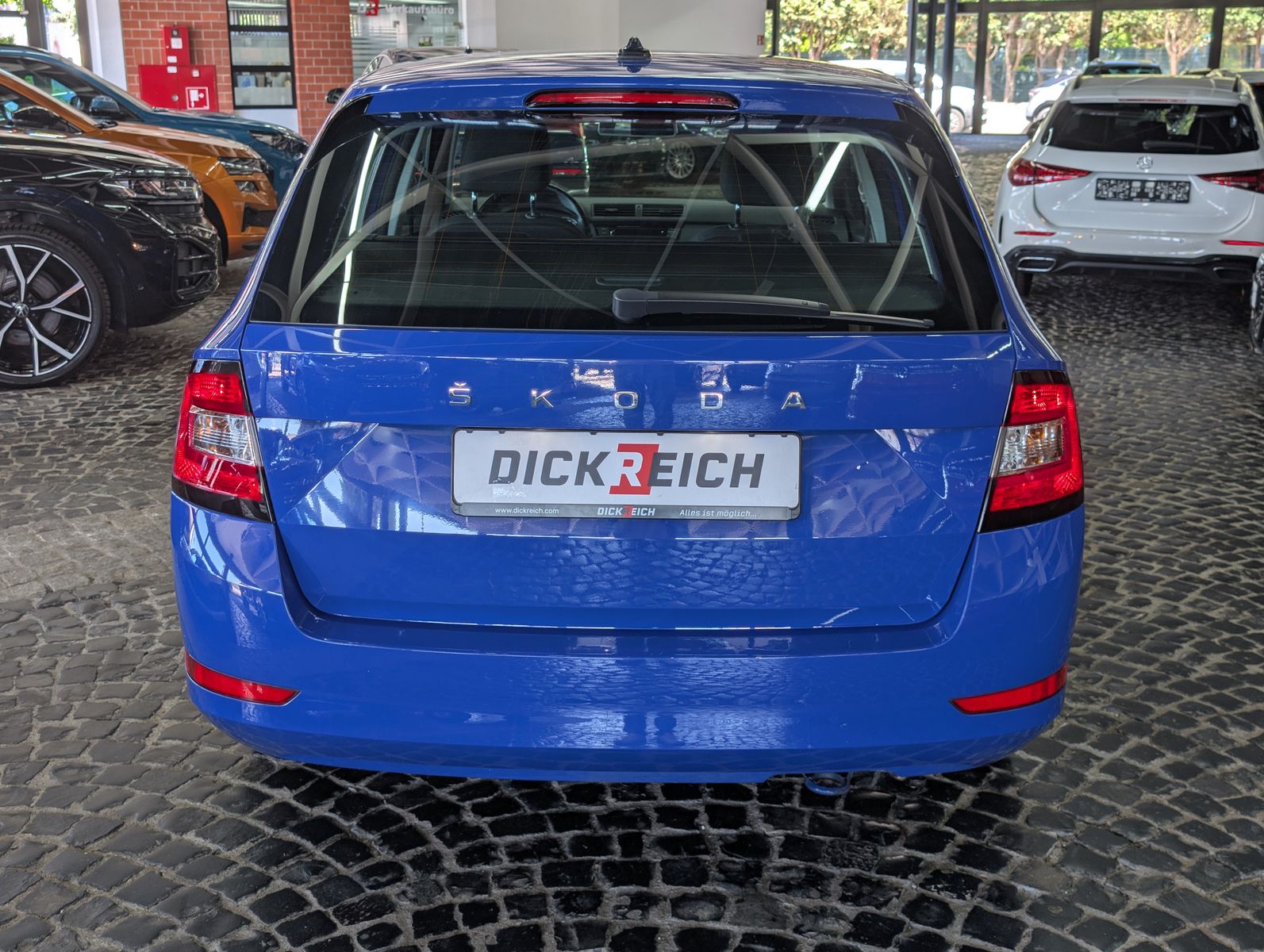 Fahrzeugabbildung SKODA Fabia Active 1.0 MPI SURROUND SCHECKHEFT KLIMA