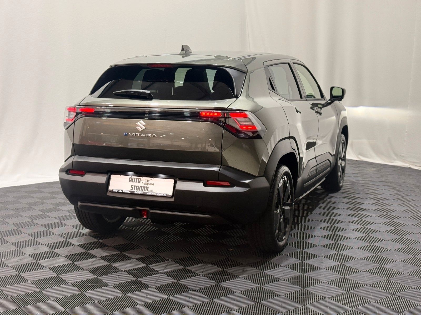 Fahrzeugabbildung Suzuki e Vitara 61 kWh Comfort+ Allgrip