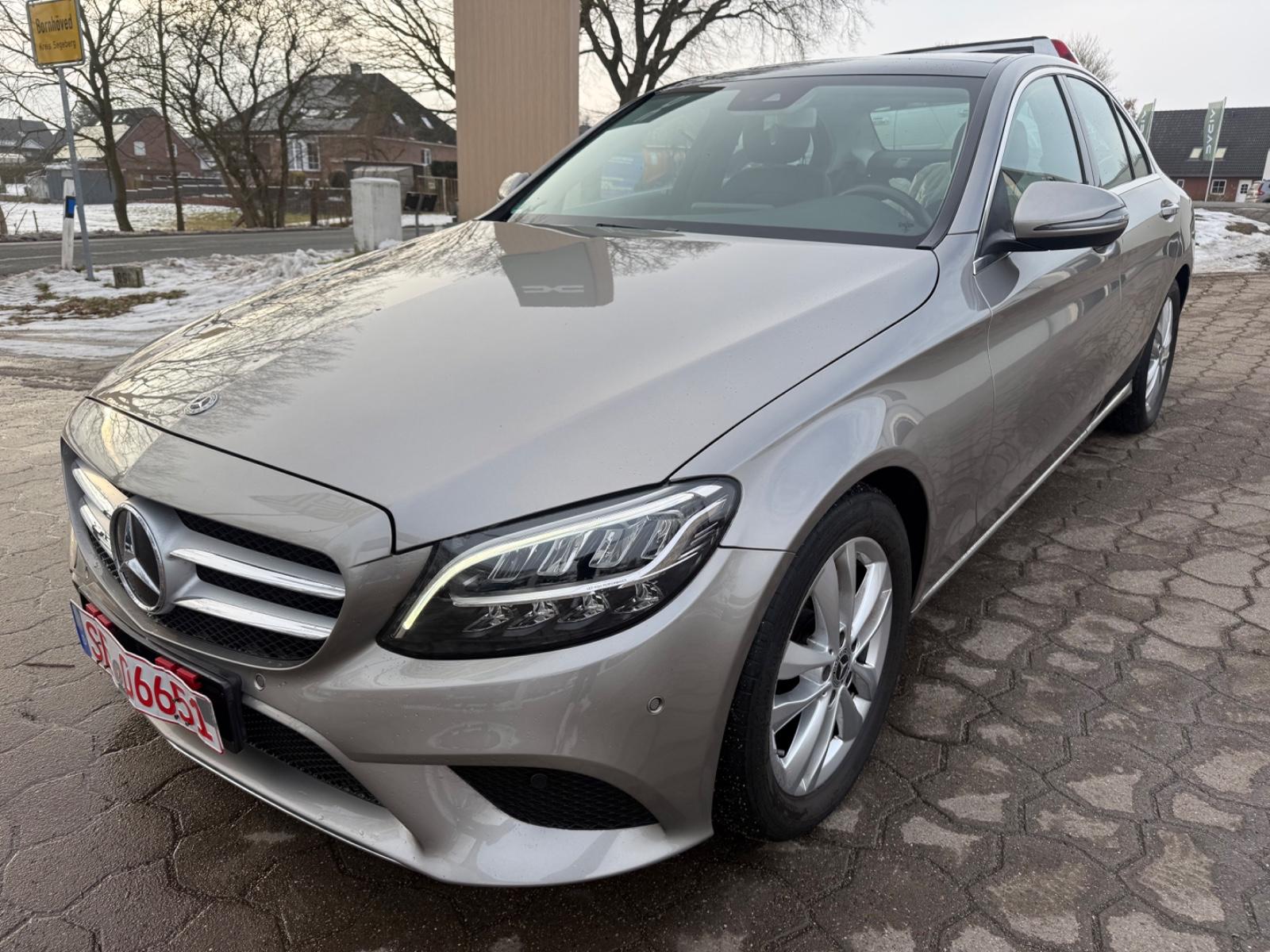 Mercedes-Benz C180 CGI Limo*Auto*Pano*LED-High*Leder*Ambi*2.Hd