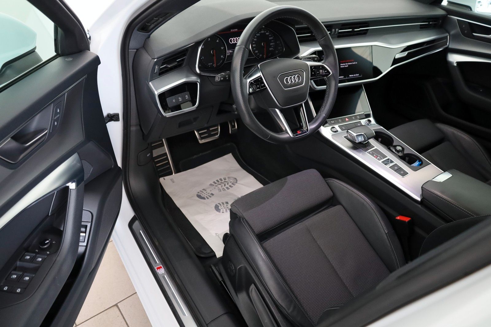 Fahrzeugabbildung Audi A6 Avant 40TDI S Line T.Leder,Navi,LED,Kamera,WR