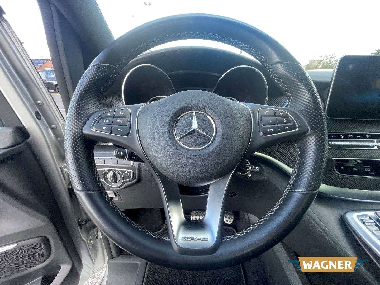 Fahrzeugabbildung Mercedes-Benz V 250 d AVANTGARDE AMG EDITION lang Night Paket