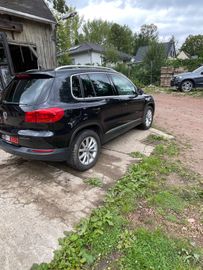 Volkswagen Tiguan - 4