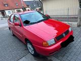 Volkswagen VW Polo Classic rot - Volkswagen Polo Classic mit Benzin-Antrieb