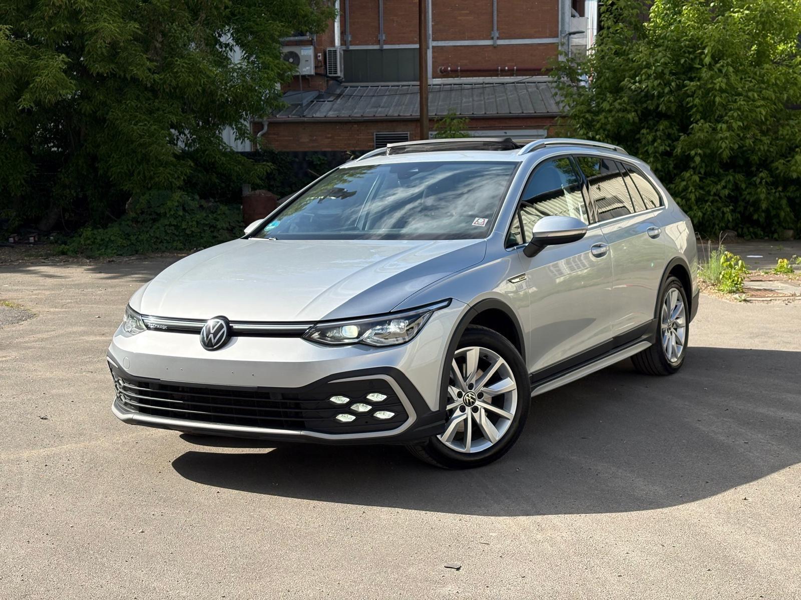 Volkswagen Golf Variant Alltrack 4Motion PANO MATRIX ACC