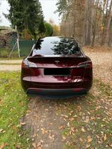 Tesla Model Y Long Range Dual Motor AWD Long Range - rote Tesla Model Y
