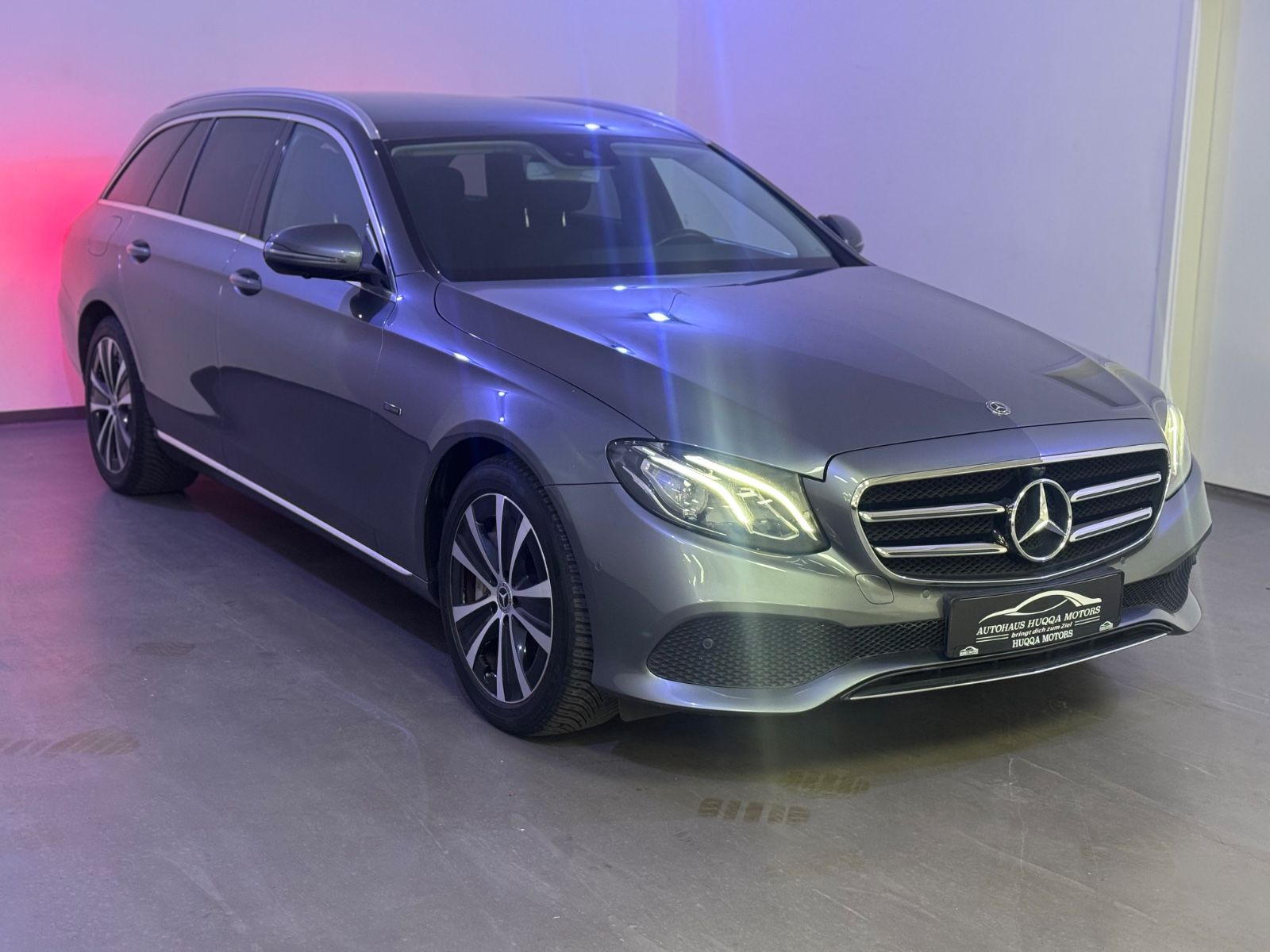 Mercedes-Benz T-Modell E 300 de/Scheckheft bei MB/360°/2.Hand imagem 2