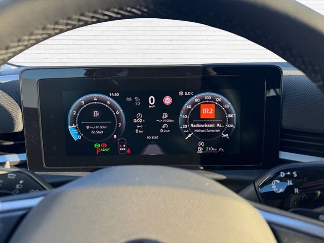 Fahrzeugabbildung Volkswagen T-Roc Style 1.5 l eTSI 150 PS DSG - NAVI*PANO*AP